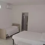 Uria Monolocali Con E Senza Angolo Cottura Bed & Breakfast
