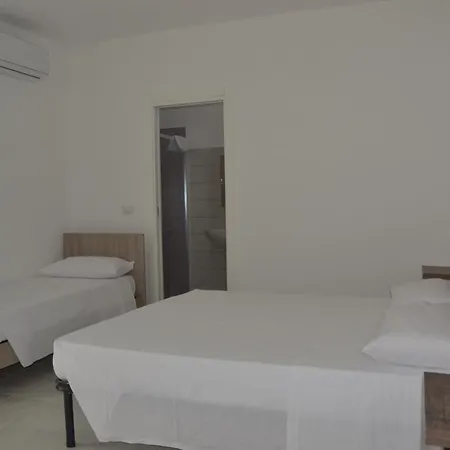 Uria Bed & Breakfast *