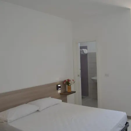 Uria Monolocali Con E Senza Angolo Cottura 3*