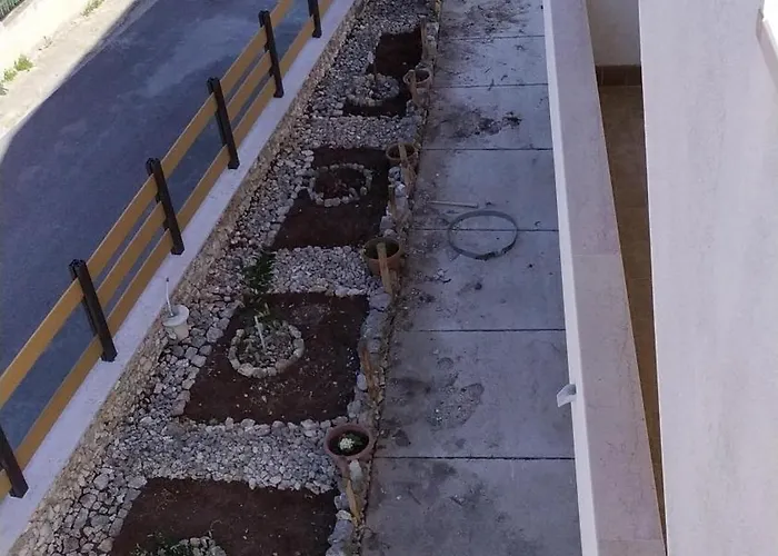 Uria Monolocali Con E Senza Angolo Cottura